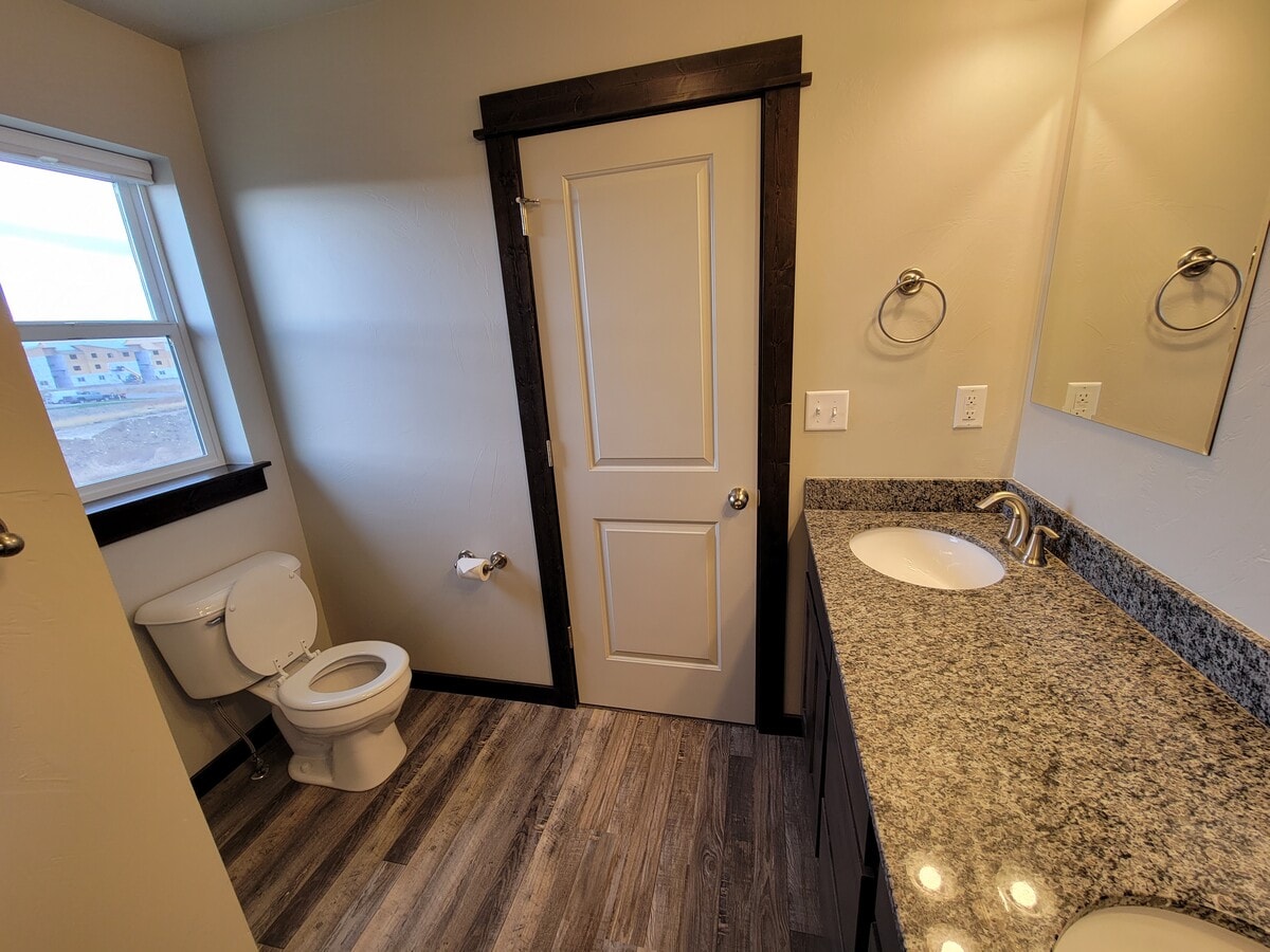 Photo - 605 Halfpipe St