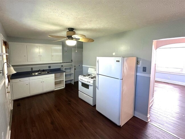 Photo - 809 Nutwood St