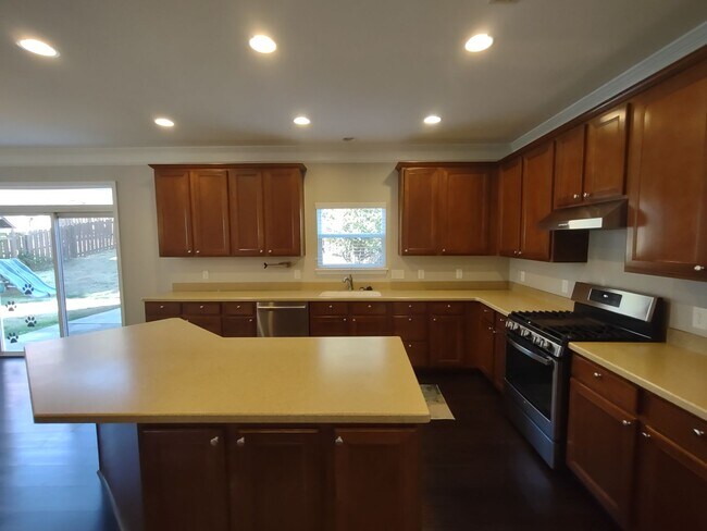 Photo - Gorgeous 2-story home located in the Almon...