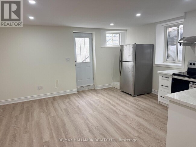 Photo - 550 Yates Dr