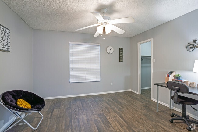 2BR, 2BT - The Mingler - 1020SF - Bedroom