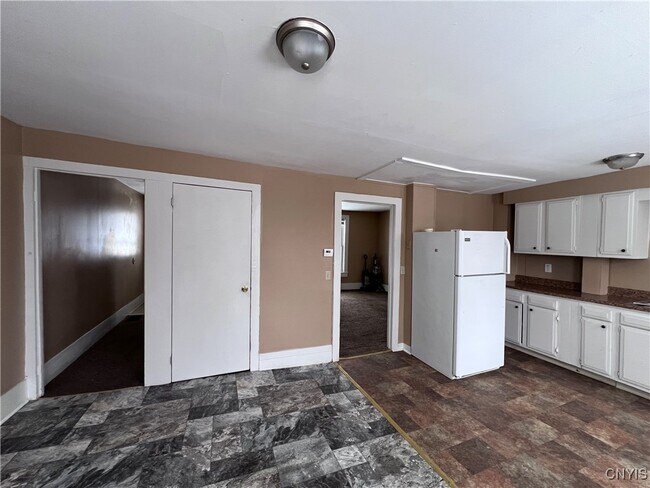 Photo - 89-93-93 E 5th St