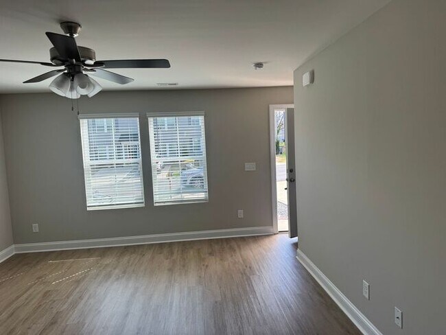 Newer End unit townhouse in Kannapolis, NC!!