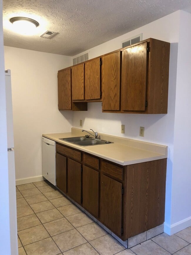 Photo - 3 Bedroom 2 Bath Townhome Available Now!