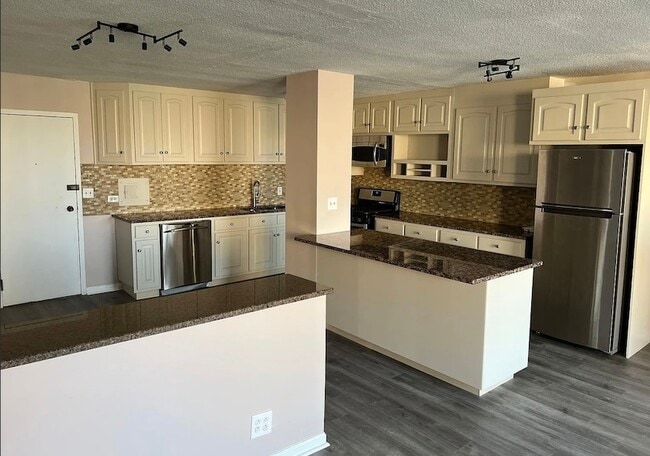 Photo - 2211 S Stewart Ave Unit 3B