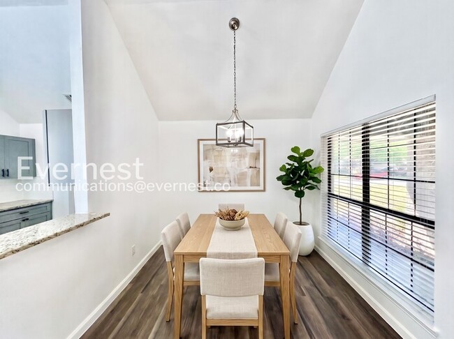 4225 Vincent Terrace