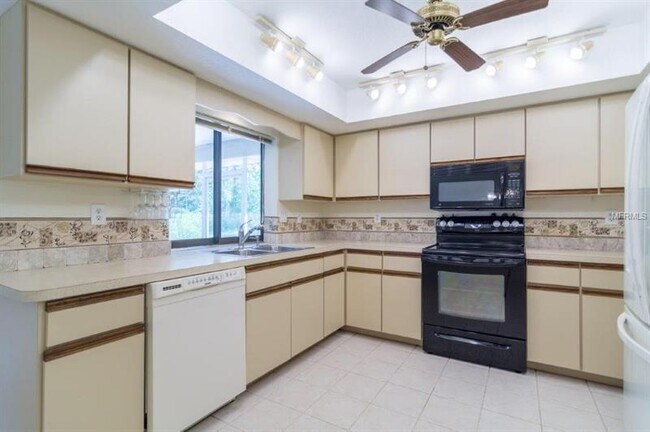 Photo - 25230 Campos Dr