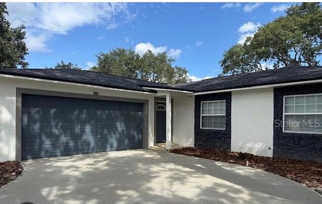 Building Photo - 2539 Christine Dr Unit House for rent (utilities included)