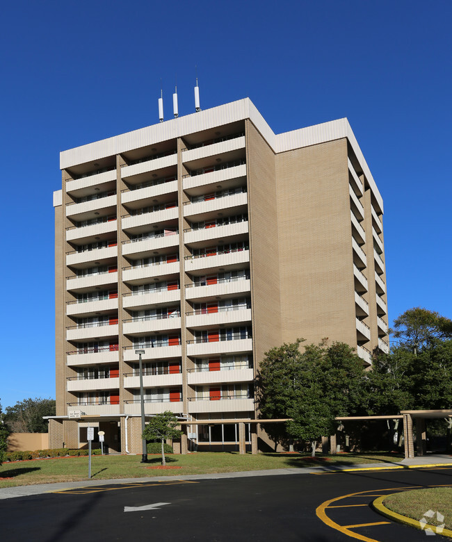 Photo - Twin Towers Apartments