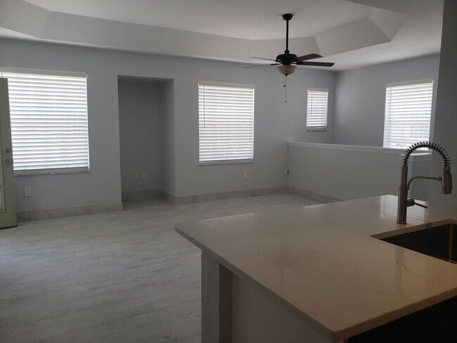 Photo - 1005 Belmont Pl Unit 1005