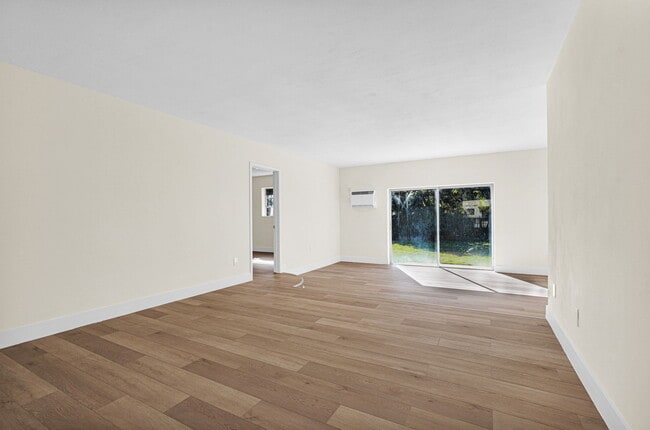 Photo - 135 NW 48th Ct