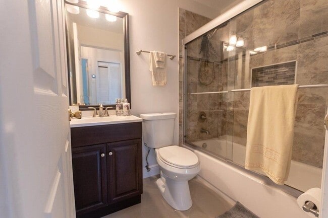 Photo - 608 Lake Wellington Dr