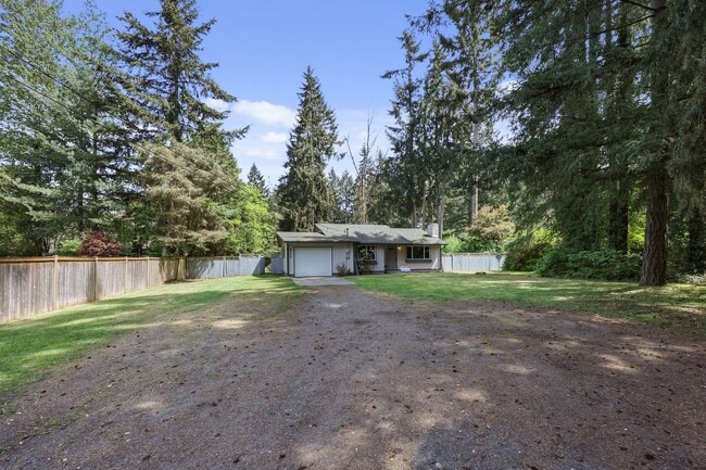 Photo - MOVE IN READY NOW!! 4 bed 1 bath on shy half acre! North Thurston School District