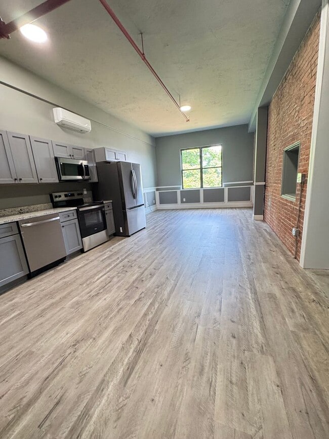Building Photo - 70 Webster St Unit 209