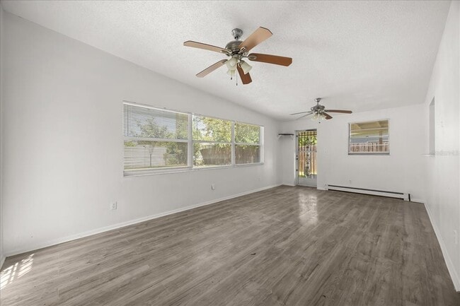 Photo - 1849 Viburnum Ln