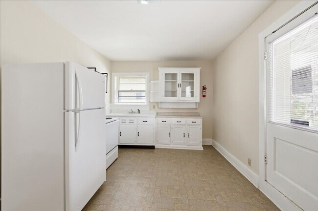 Photo - 5334 E Washington St Unit 5334 E Washington St -  3