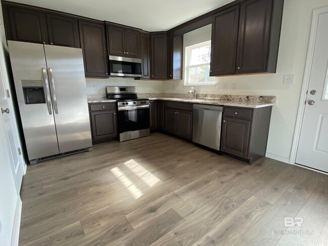 Photo - 24944 School St