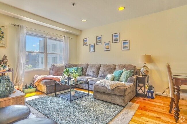 Building Photo - 205-207 Madison St Unit 3D Rental