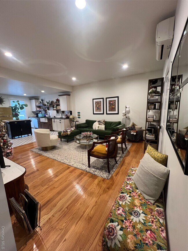 Photo - 103 Filors Ln