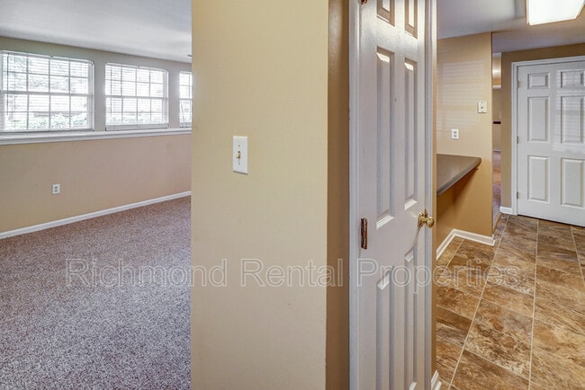 Photo - 7600 Roscommon Ct Unit 4