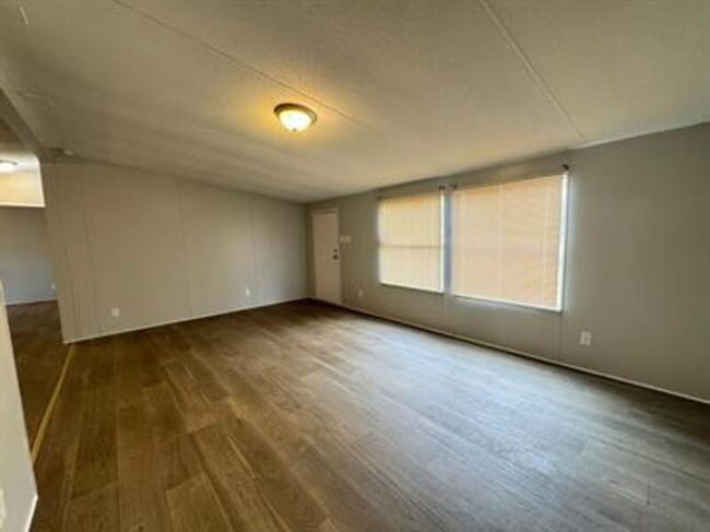 Photo - 152 W Lakeview Dr