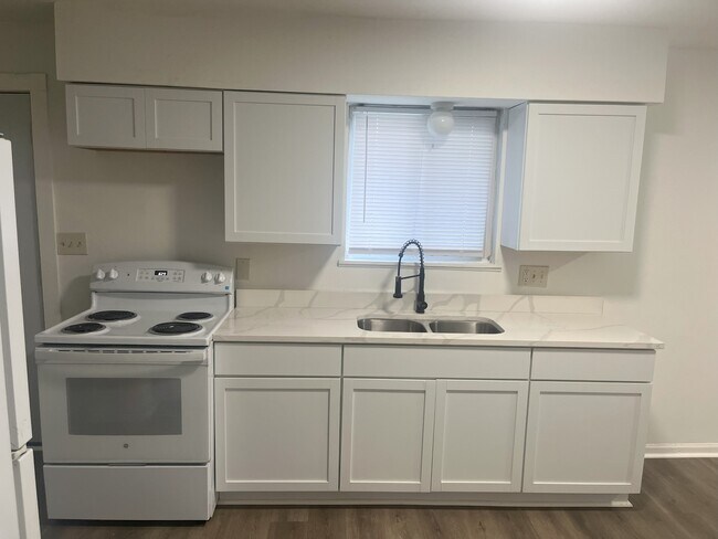 Photo - 2319 N Parker Ave