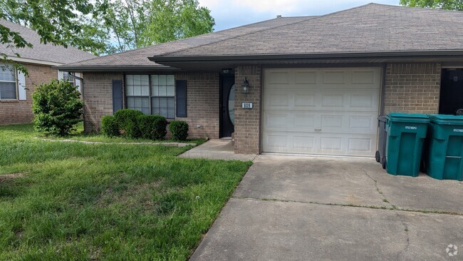 Building Photo - 809 E Eastview Dr Unit 809 Rental