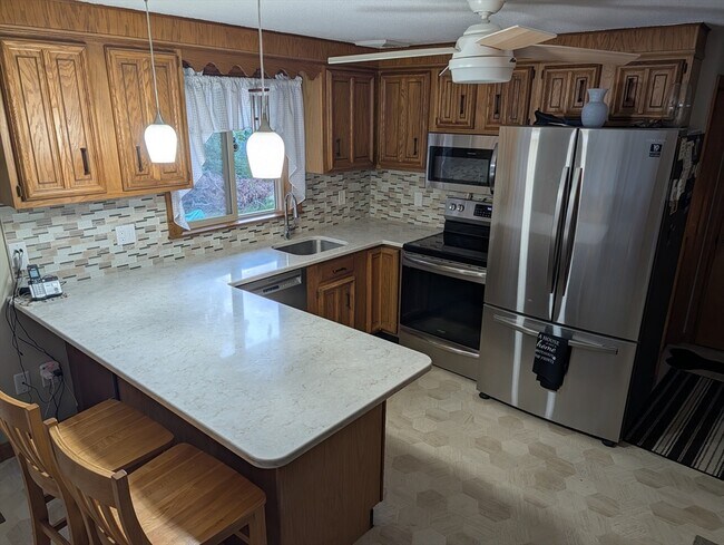 Photo - 10 Sherwood Ln