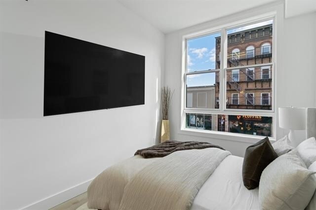 Photo - 491 Broadway Unit 402