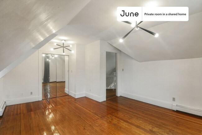 Photo - Room in Shared 6 bed/2 bath home Unidad 3F