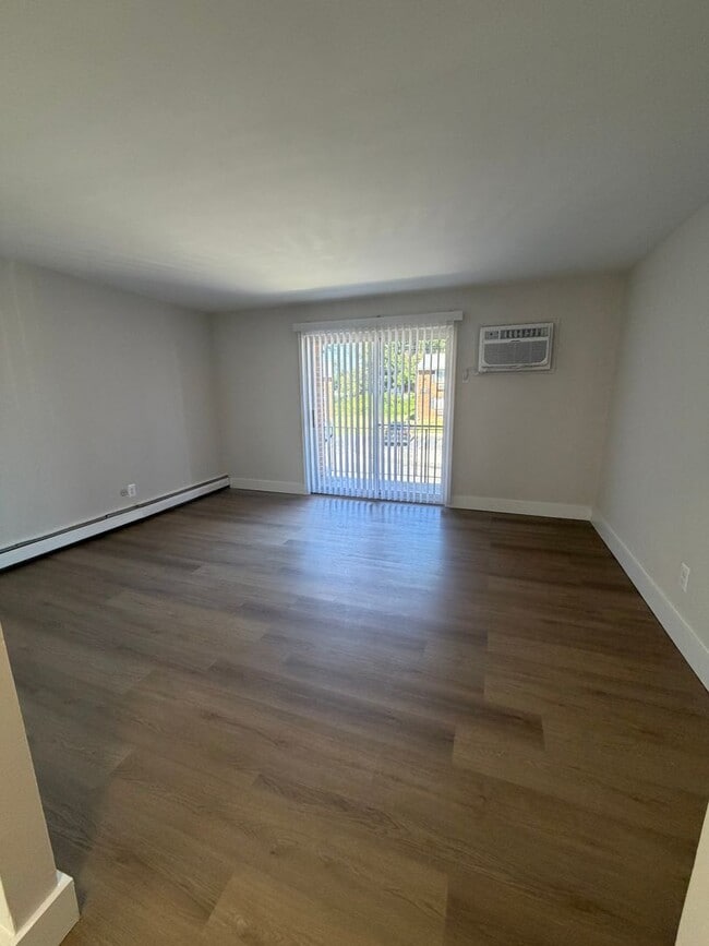Photo - Livingstone Apartment Homes