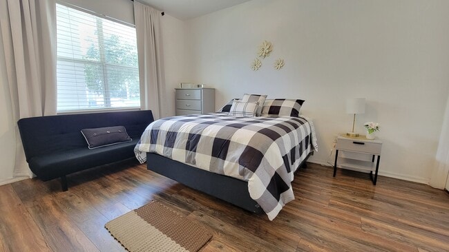 Building Photo - 6519 W Newberry Rd Unit A3 Rental