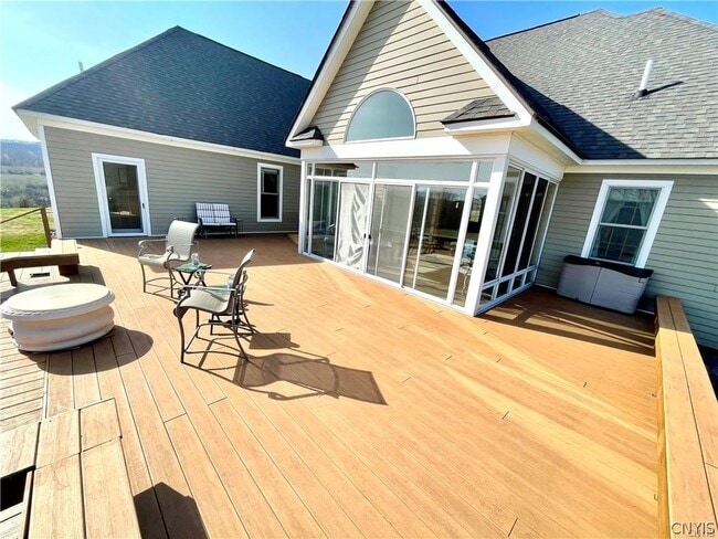 Photo - 1018 W State Rd