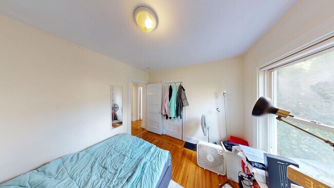 Photo - 9/1 No Fee! Single Family 5BR/3BA w/laundry, AC, parking, pet friendly!