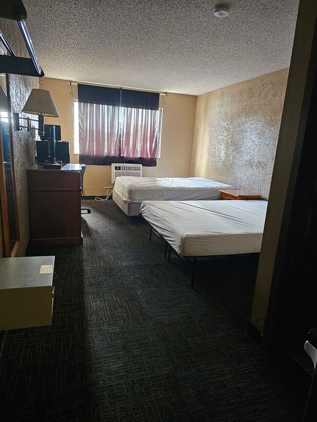 Building Photo - All Utilities Included Unit #124 Rental