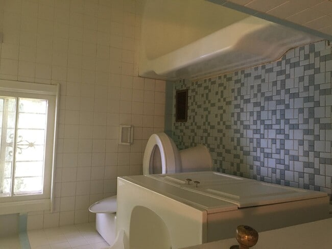 Photo - 4168 Loveless Dr