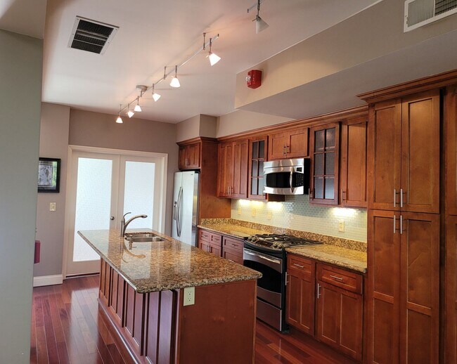 70 S 12th St Unit 3
