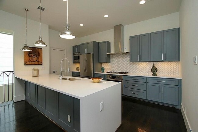 Building Photo - 1810 Oakdale St