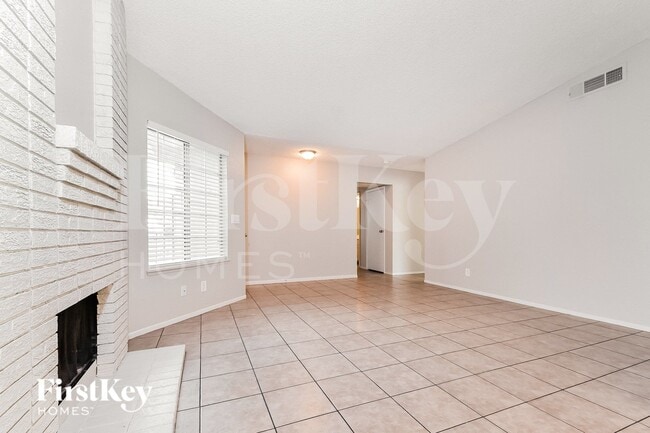 Photo - 2359 Los Feliz St