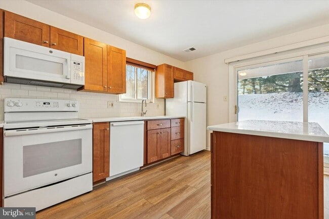 Photo - 23 Flintlock Ln