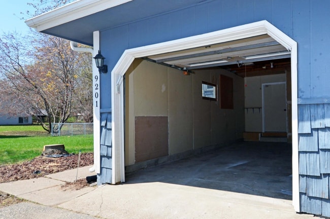 Photo - 9201 Forestview Ln N