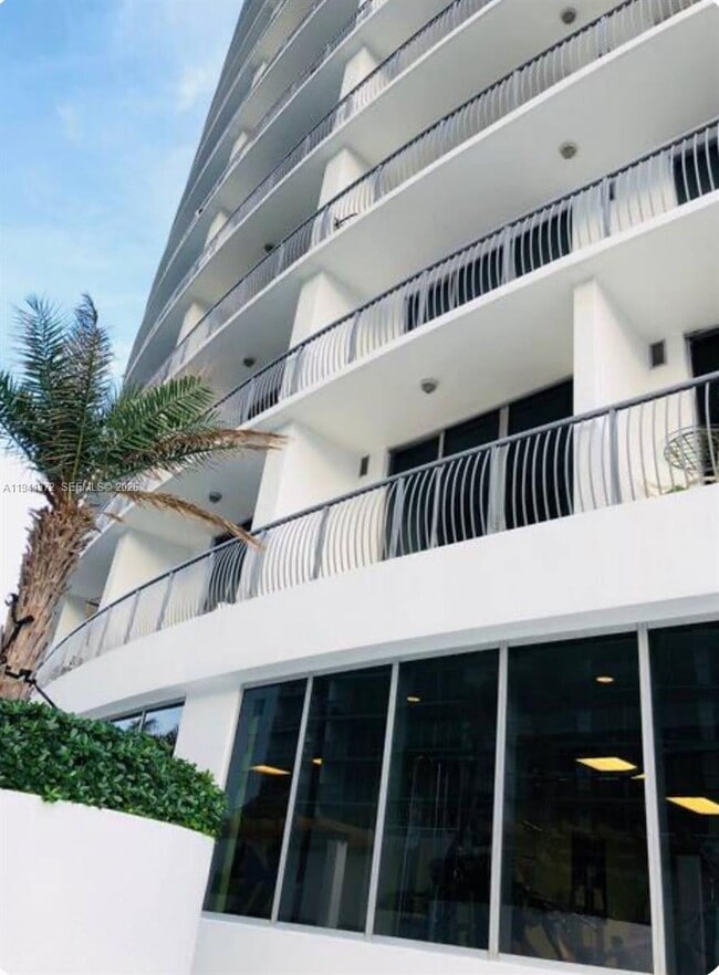 Photo - 1750 N Bayshore Dr Unidad 1213