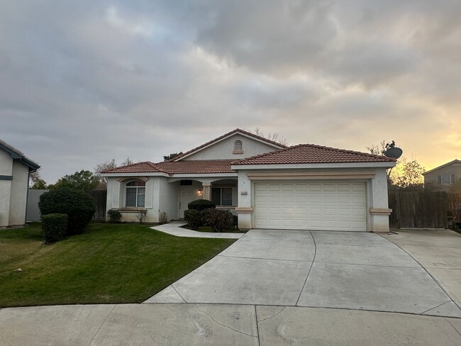 Charming 3-Bed, 2-Bath Home in Seven Oaks - Charming 3-Bed, 2-Bath Home in Seven Oaks