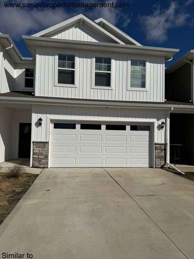 Building Photo - Beautiful 3 Bed 2.5 Bath Home in Ankeny