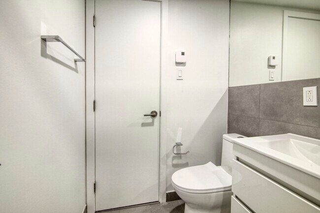 Photo - 1 Chem. de la Côte-Sainte-Catherine Unit 1001