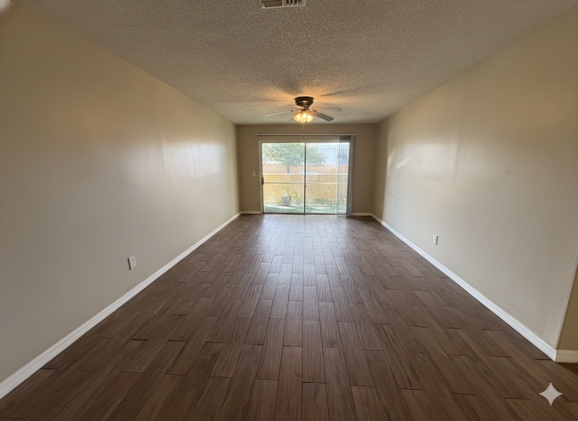Photo - 610 Kenwick Cir