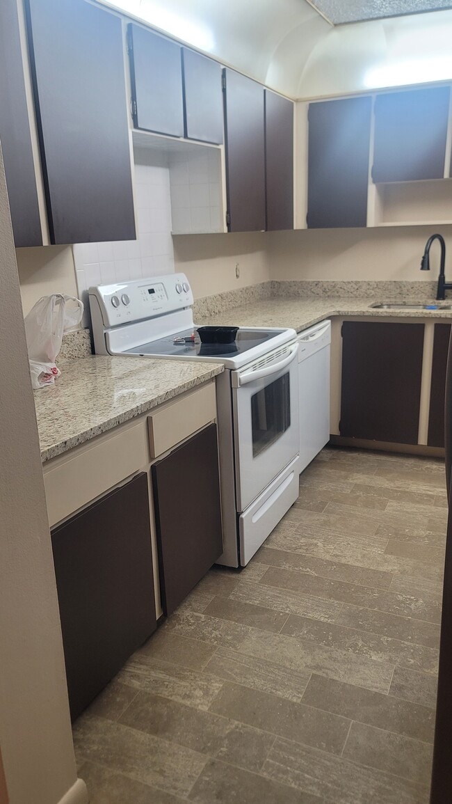 Building Photo - 3447 E Fort King St Unit Marion Springs Rental