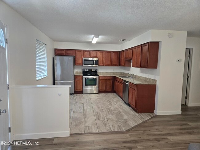 Photo - 1055 Stocks St