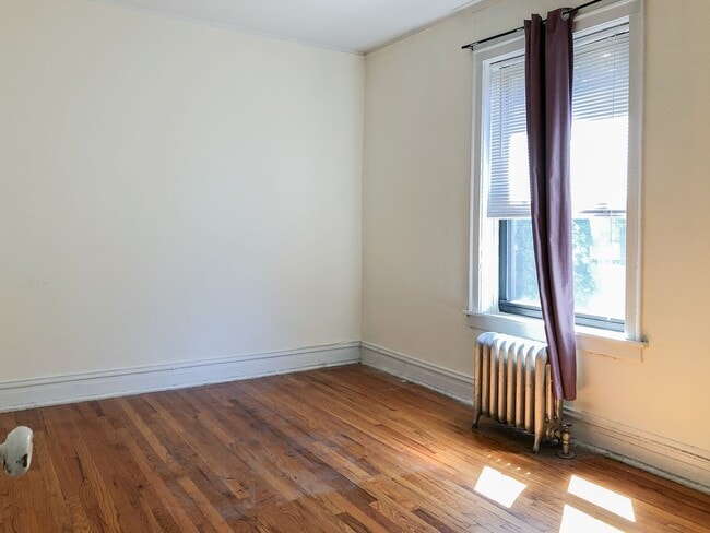 Photo - 627 W Melrose St Unit 2