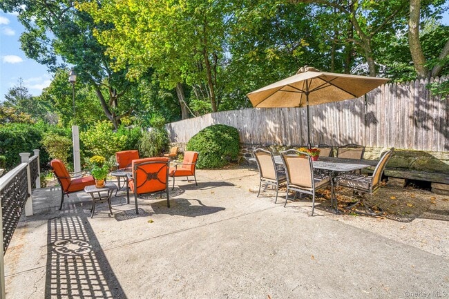 Photo - 49 Weaver St